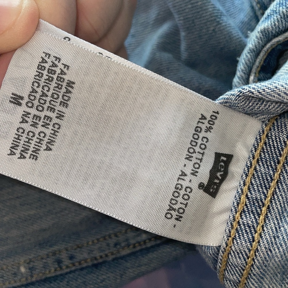 Levi’s distressed denim jean jacket with elbow patches and pockets - Picture 12 of 12